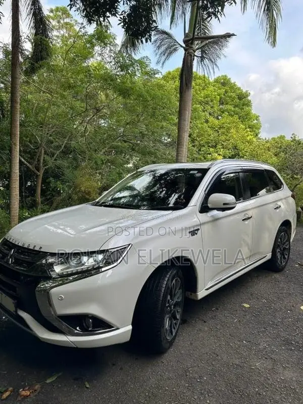 Mitsubishi Outlander 2016 SUV (Used)