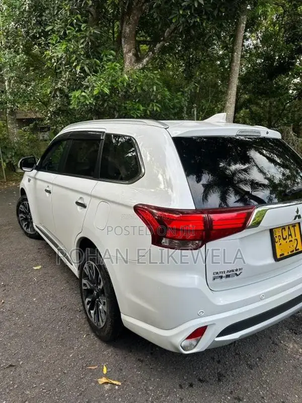 Mitsubishi Outlander 2016 SUV (Used)
