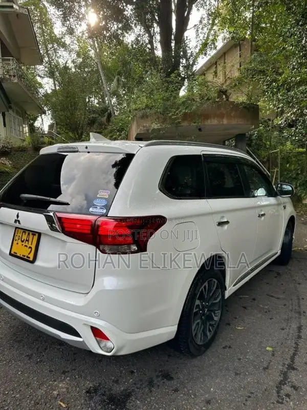 Mitsubishi Outlander 2016 SUV (Used)