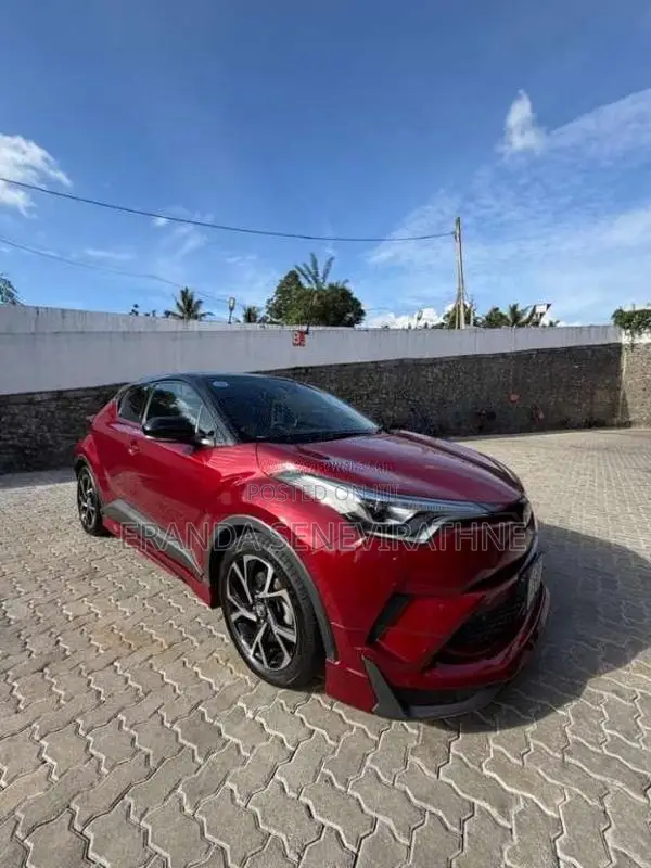 Toyota CHR 2018 SUV (Used)