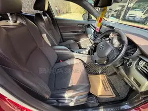 Toyota CHR 2018 SUV (Used)