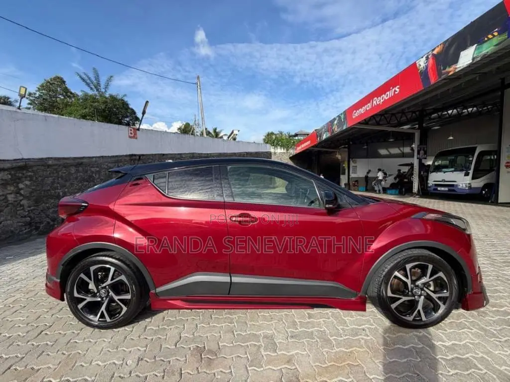 Toyota CHR 2018 SUV (Used)