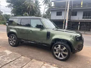 Land-Rover Defender P300e X Dynamic HSE 2026 SUV Unregistered (Recondi