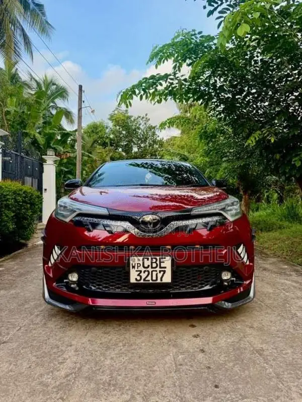 Toyota CHR 2018 SUV (Used)