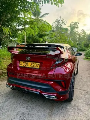 Toyota CHR 2018 SUV (Used)