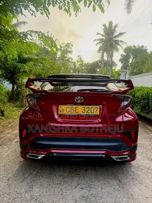 Toyota CHR 2018 SUV (Used)