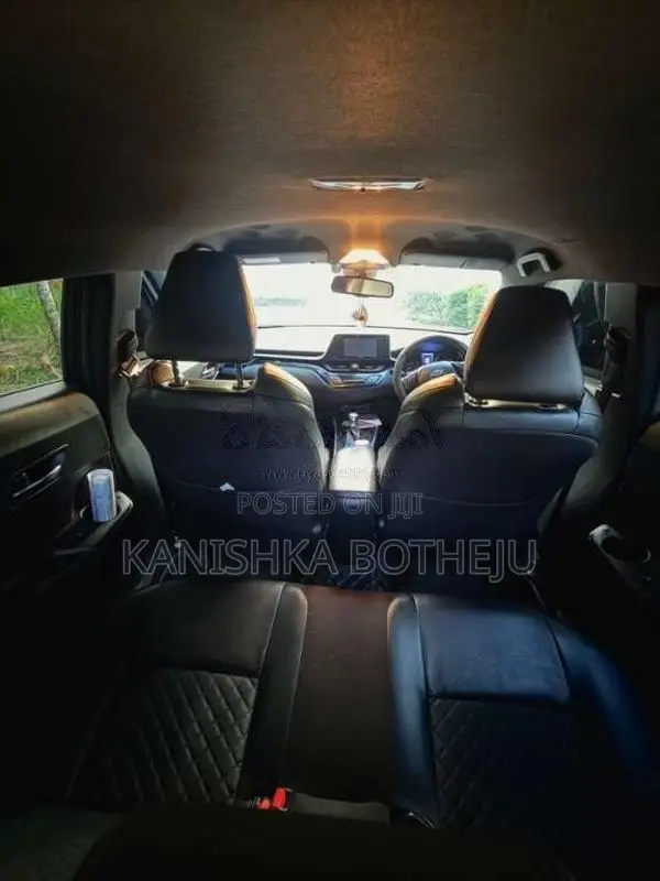Toyota CHR 2018 SUV (Used)