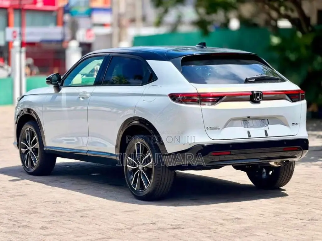 Honda Vezel Z Play Moon Roof 2026 SUV Brand New