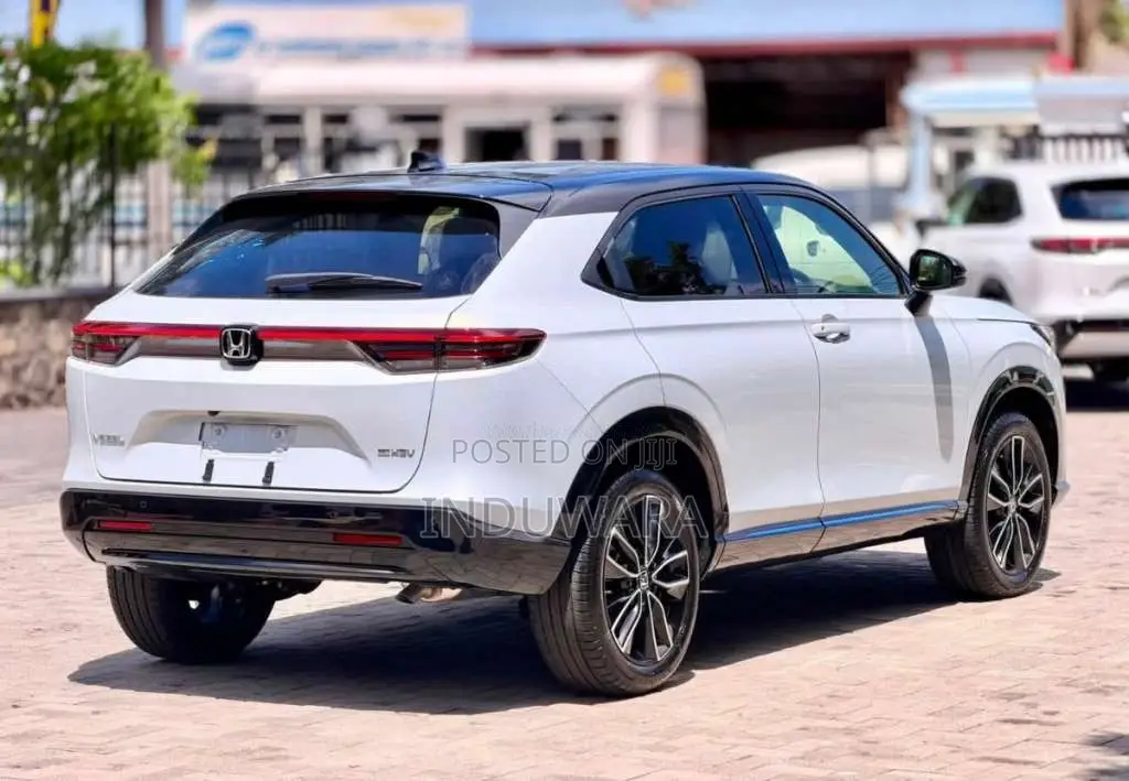 Honda Vezel Z Play Moon Roof 2026 SUV Brand New
