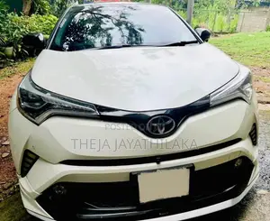 Toyota CHR 2018 SUV (Used)