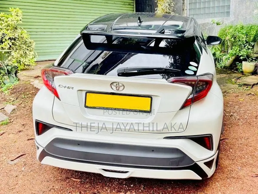 Toyota CHR 2018 SUV (Used)