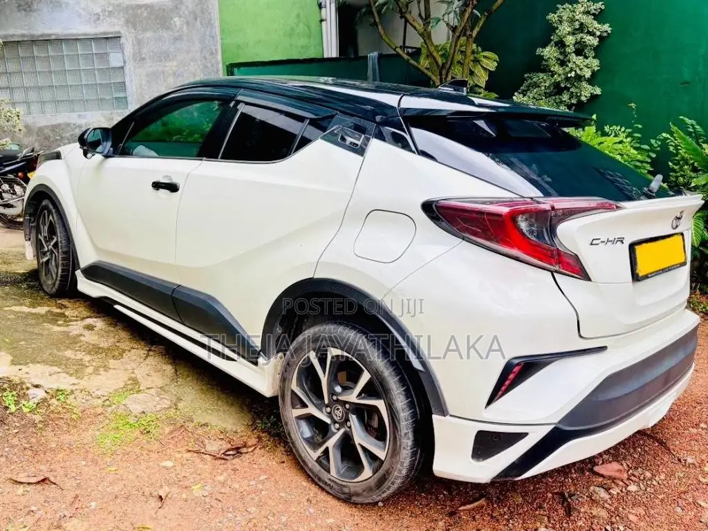 Toyota CHR 2018 SUV (Used)