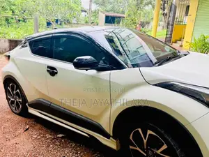 Toyota CHR 2018 SUV (Used)