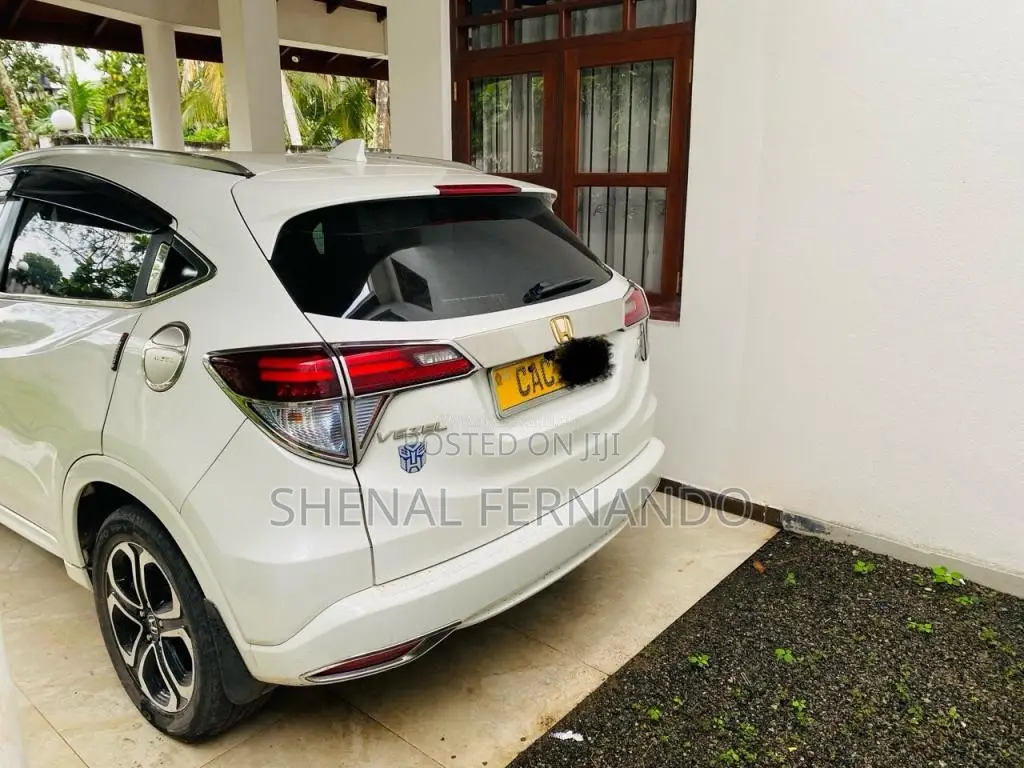 Honda Vezel 2014 SUV (Used)