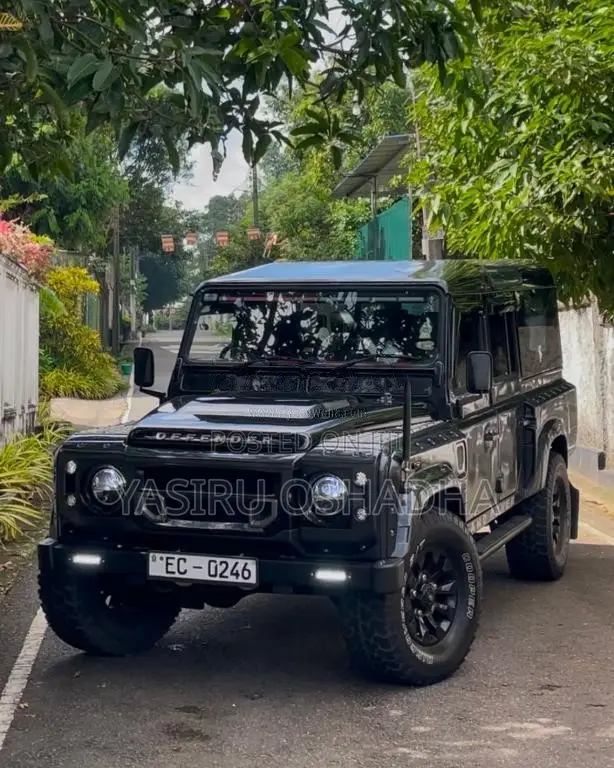 Land-Rover Defender 110 2015 SUV (Used)