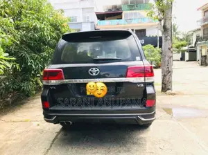 Toyota Land Cruiser 2012 SUV (Used)