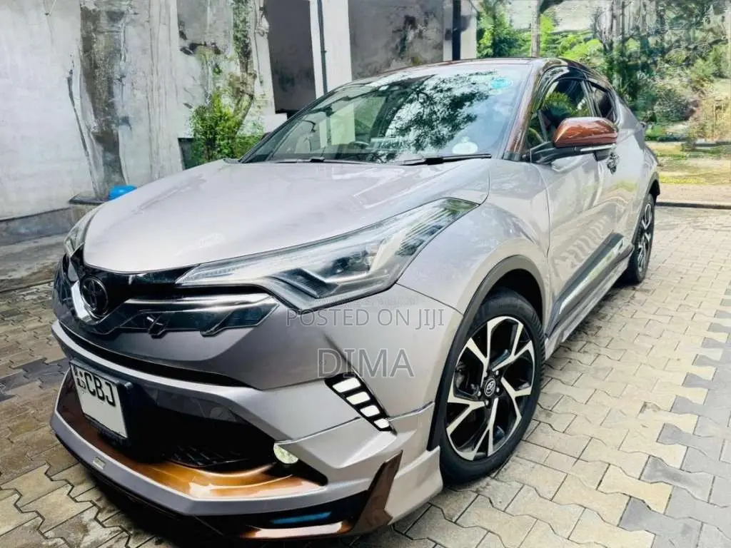 Toyota CHR NGX50 2020 SUV (Used)