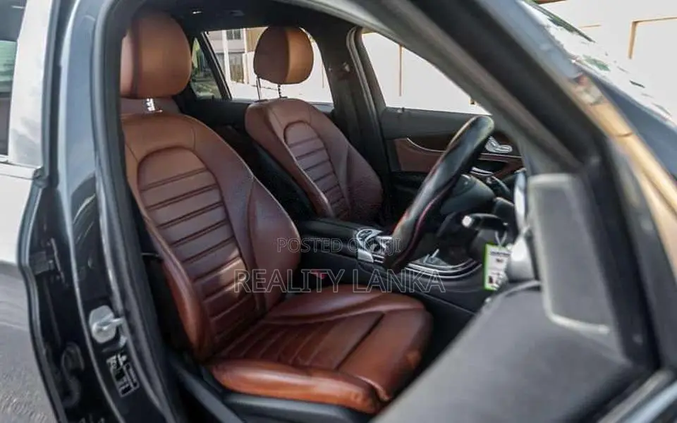 Mercedes-Benz GLC250 2016 SUV (Used)
