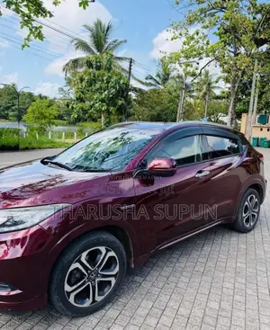 Honda Vezel 2014 SUV (Used)