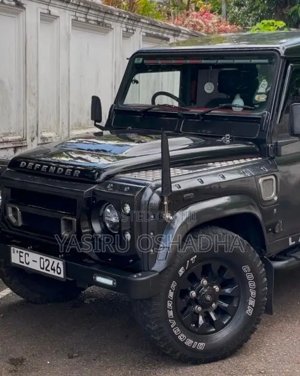 Land-Rover Defender 110 2015 SUV (Used)