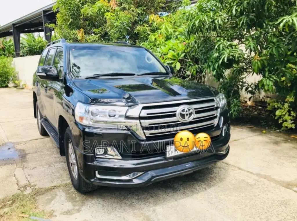 Toyota Land Cruiser 2012 SUV (Used)