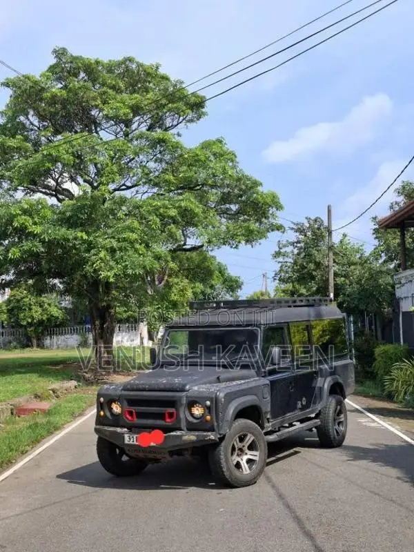 Land-Rover Defender 2026 SUV (Used)