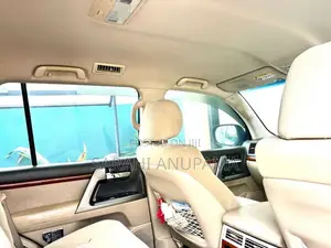 Toyota Land Cruiser 2012 SUV (Used)