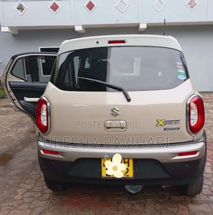 Suzuki Xbee 2019 SUV (Used)