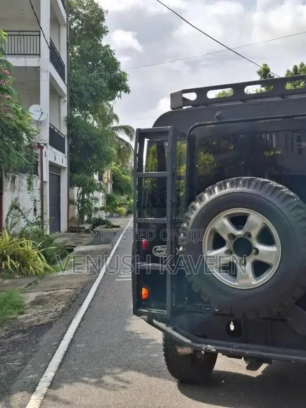 Land-Rover Defender 2026 SUV (Used)