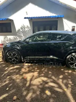 Toyota CHR 2018 SUV (Used)