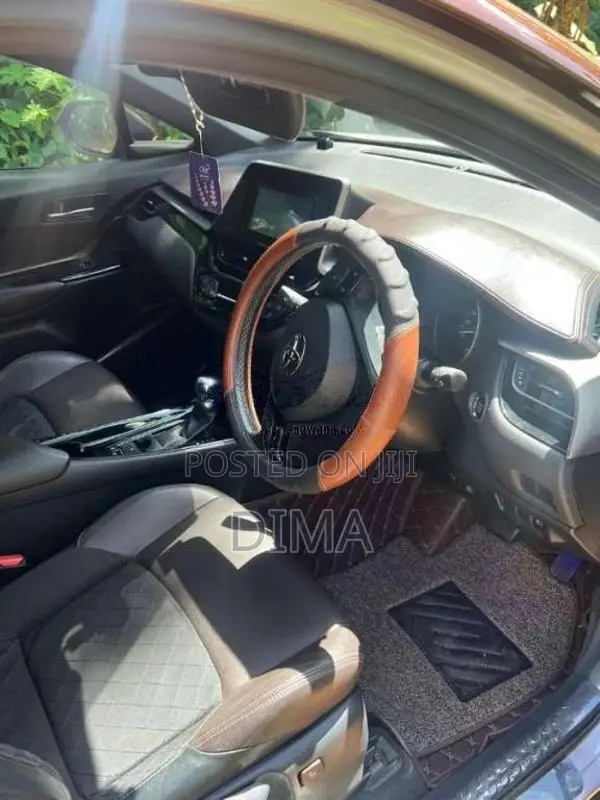 Toyota CHR NGX50 2020 SUV (Used)