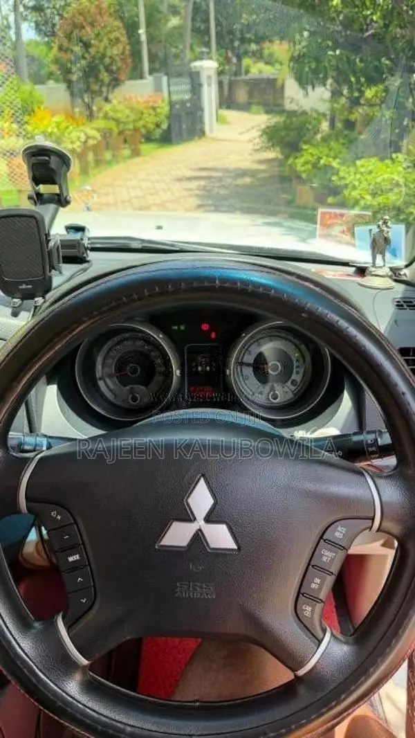Mitsubishi Montero 2013 SUV (Used)