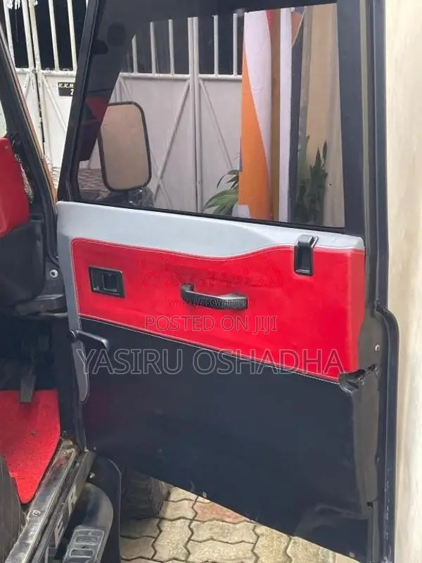 Land-Rover Defender 110 2015 SUV (Used)