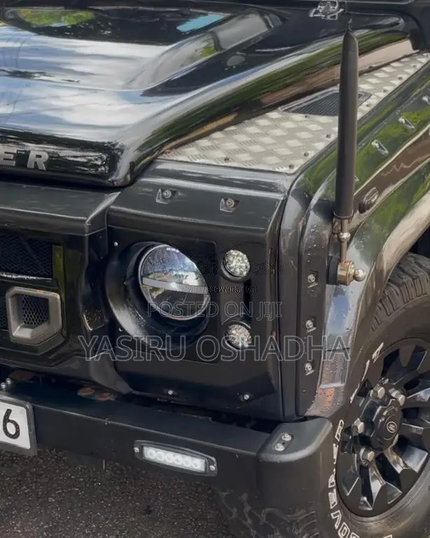 Land-Rover Defender 110 2015 SUV (Used)