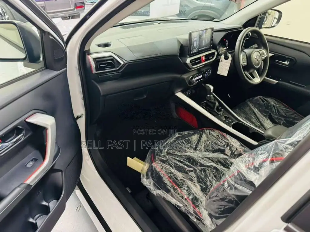 Toyota Raize Z Premium Hybrid 2026 SUV Unregistered (Recondition)