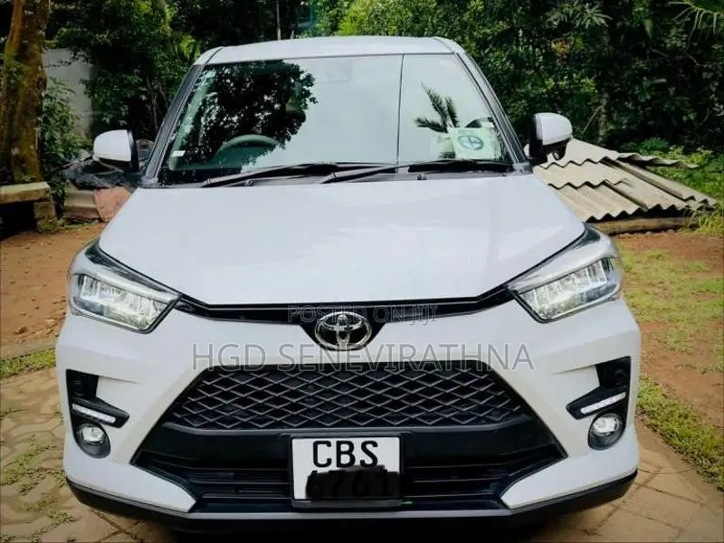 Toyota Raize 2025 SUV (Used)