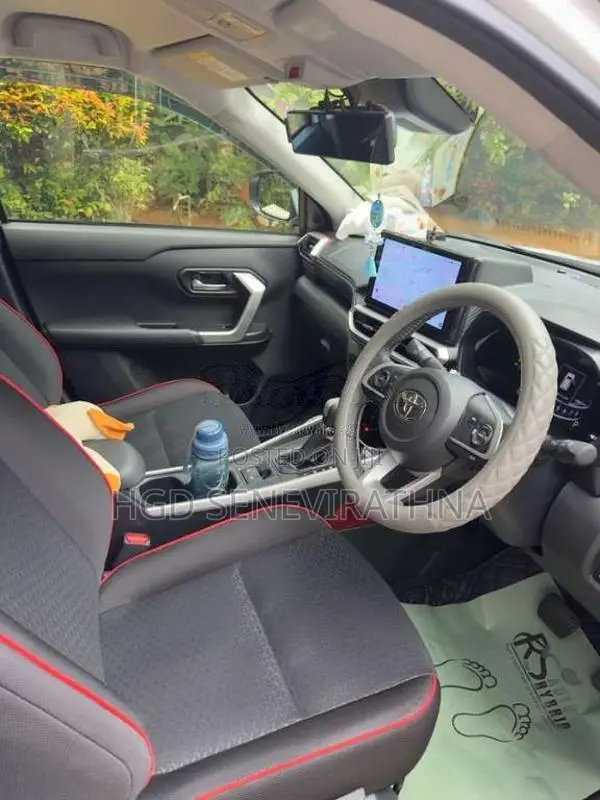 Toyota Raize 2025 SUV (Used)