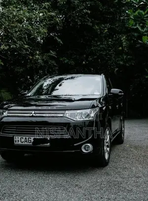 Mitsubishi OUTLANDER 2014 SUV (Used)