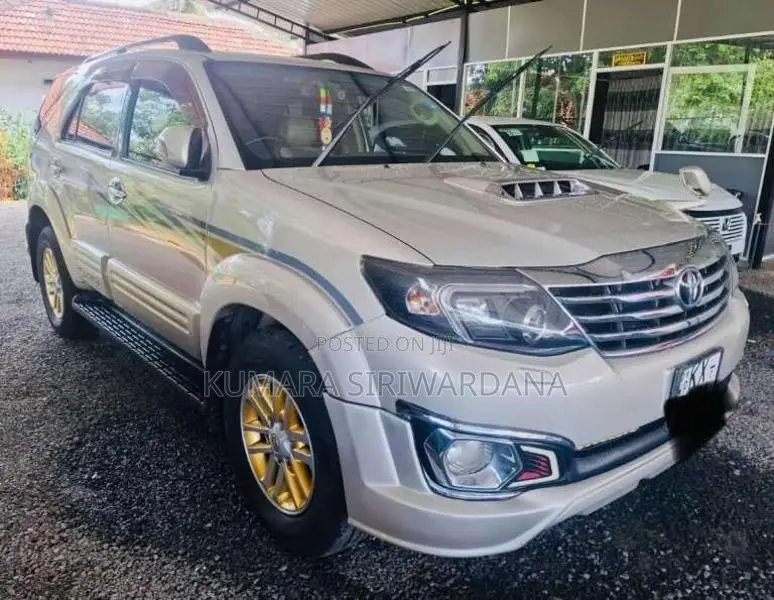 Toyota Fortuner 2013 SUV (Used)