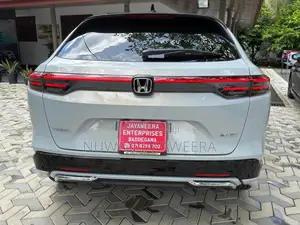 Honda Vezel Z Play 2025 SUV Unregistered (Recondition)