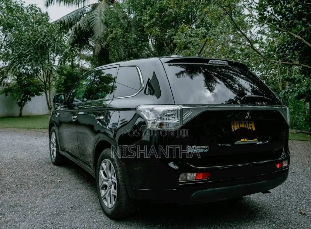 Mitsubishi OUTLANDER 2014 SUV (Used)