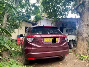Honda Vezel 2015 SUV (Used)