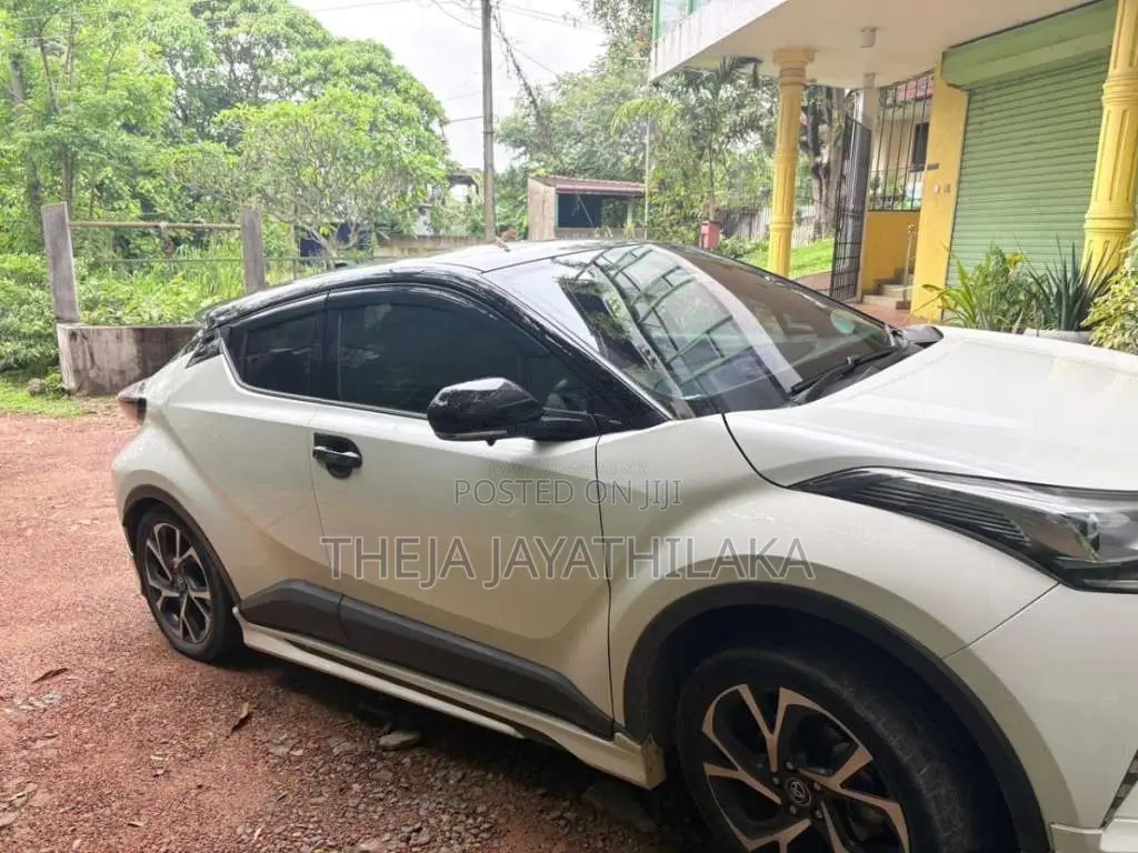 Toyota CHR NGX50 2018 SUV (Used)