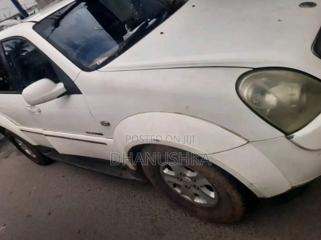 Micro Rexton Ssyangyong 2009 SUV (Used)