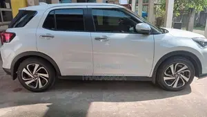Toyota Raize 2025 SUV (Used)