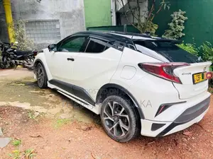 Toyota CHR NGX50 2018 SUV (Used)