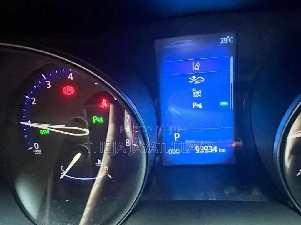 Toyota CHR NGX50 2018 SUV (Used)