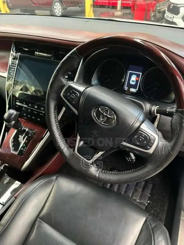 Toyota Harrier 2015 SUV (Used)
