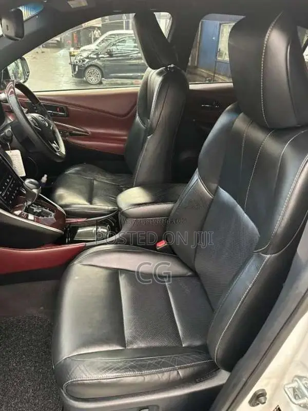 Toyota Harrier 2015 SUV (Used)
