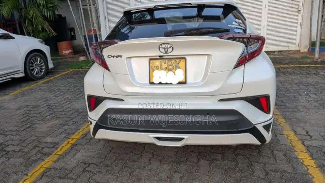 Toyota CHR 2018 SUV (Used)